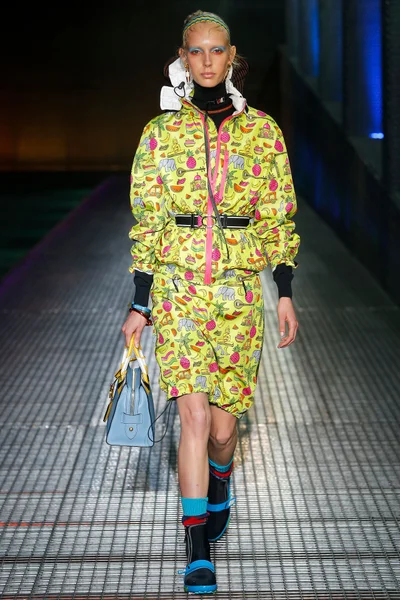Look 11